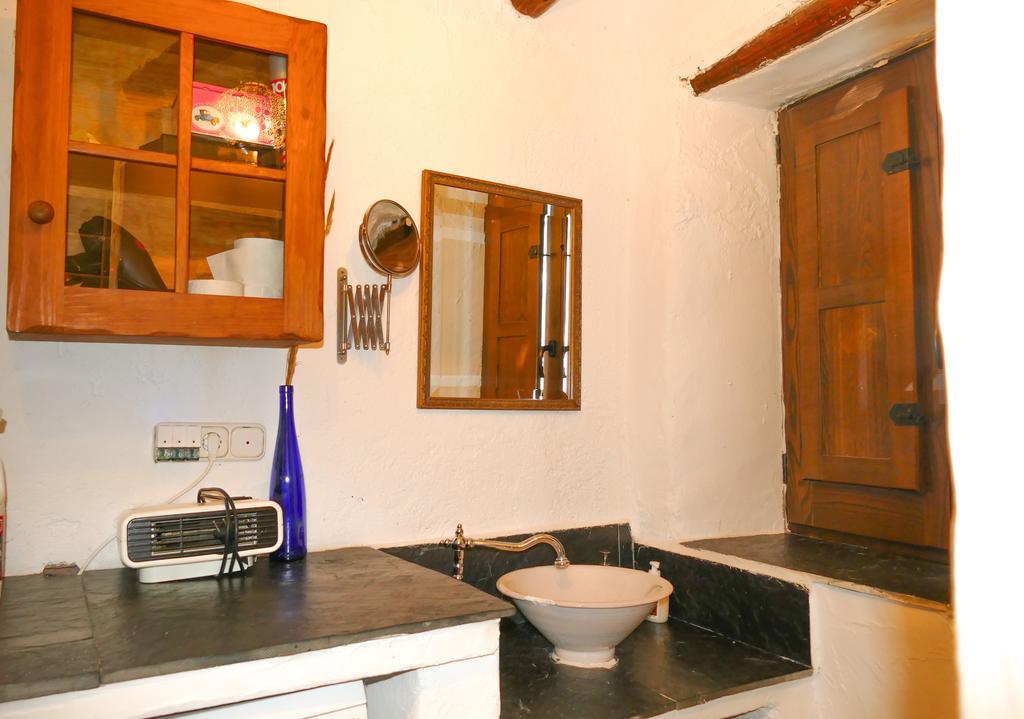 La Casa De La Bombilla Verde Trevélez Exterior foto